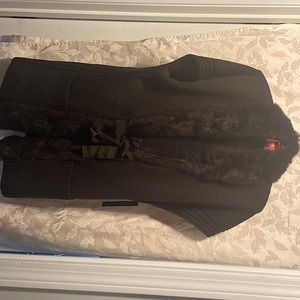 NWT Elie Tahari sweater vest size M with real dyed fox fur collar